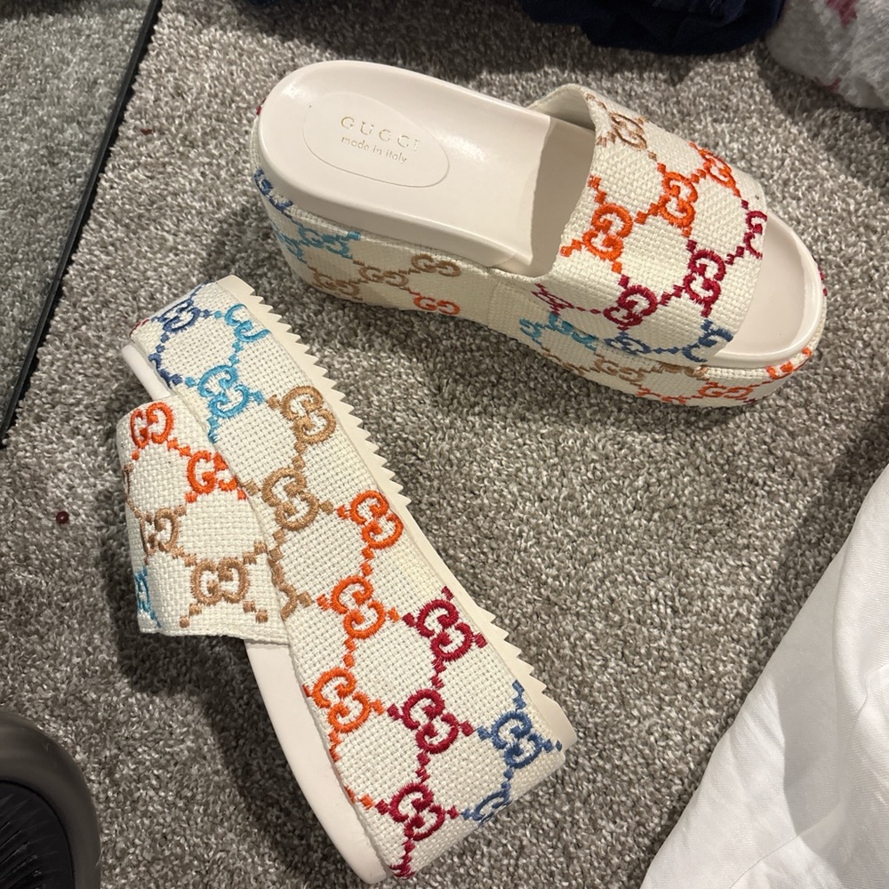 Gucci Women's Cream Multicolor Patterned Mules
